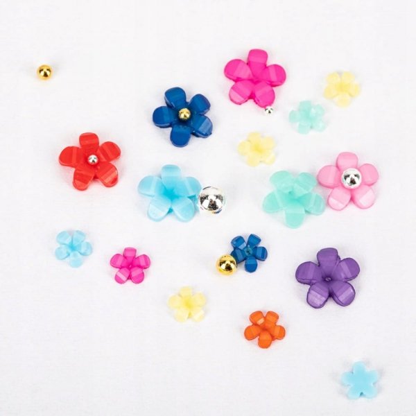 Kasetka z ozdobami Molly Nails akrylowe kwiatki mix kolorów Nr 2 ok. 300szt