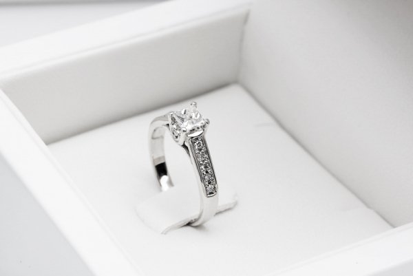 Pierścionek Złoto Diament PBD3707