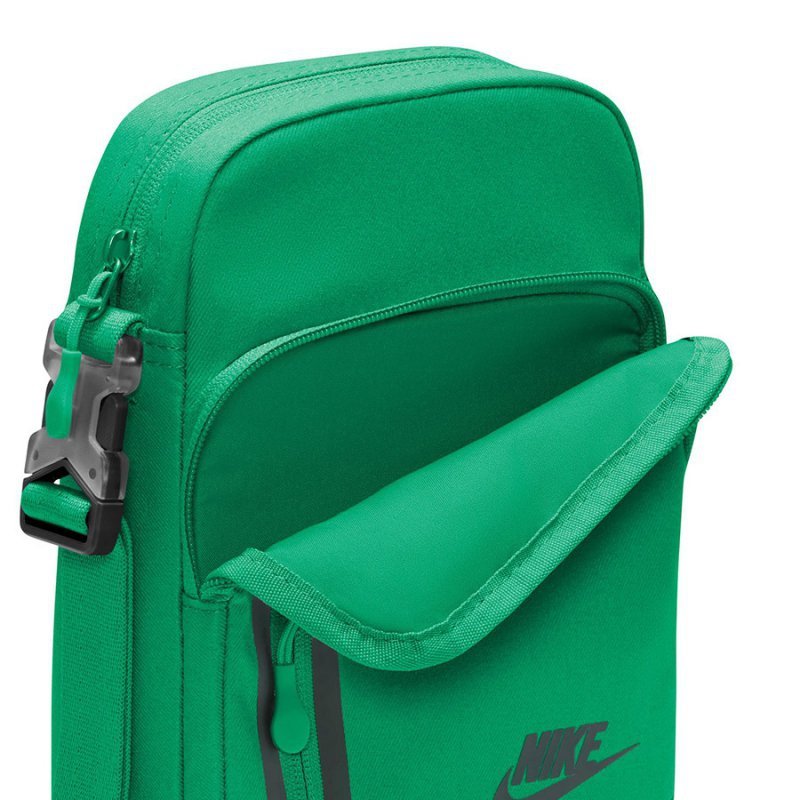 Saszetka Nike Elemental Premium DN2557-324 zielony one size