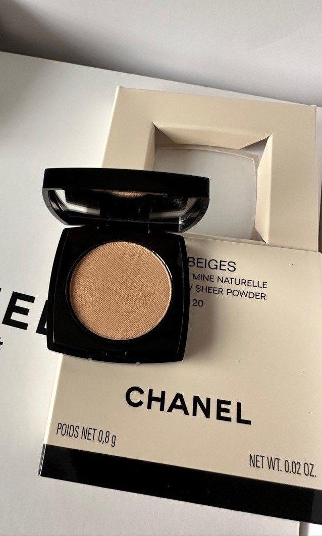 Chanel Les Beiges Healthy Glow Sheer Powder B20 Naturelle
