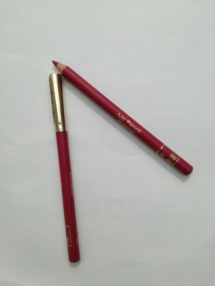 Ellen Betrix lip pencil konturówka do ust kolor Blue Grape