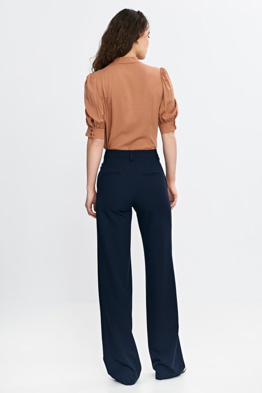 Nife Spodnie bootcut, z krytym guzikiem - granat - SD110