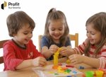 Pięć kreatywnych i rozwijających zabaw z plasteliną dla dzieci. Pięć kreatywnych i rozwijających zabaw z plasteliną dla dzieci.