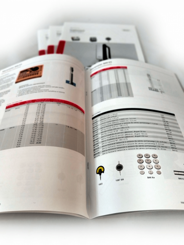 katalog 210 x 210 mm, druk pełnokolorowy obustronny 4+4, na papierze kredowym: okładka 250 g + środki 130 g, 48 str., 100 sztuk
