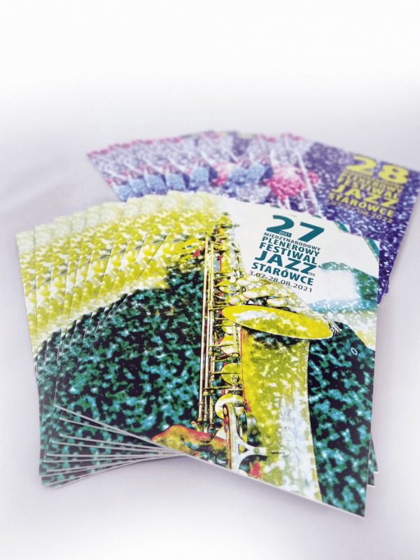 katalog 210 x 210 mm, druk pełnokolorowy obustronny 4+4, na papierze kredowym: okładka 250 g + środki 130 g, 48 str., 5 sztuk