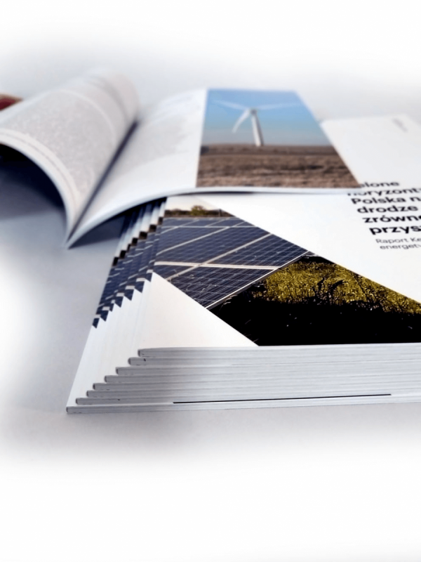 katalog 210 x 210 mm, druk pełnokolorowy obustronny 4+4, na papierze kredowym, kreda 130 g, 16 str., 50 sztuk