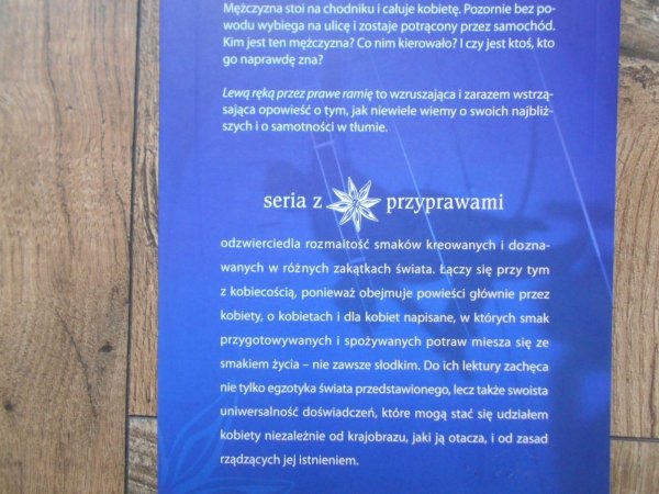 Selma Lonning Aaro • Lewą ręką przez prawe ramię