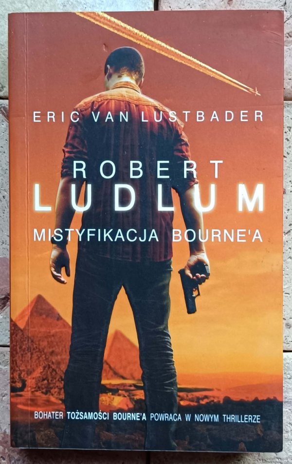 Eric van Lustbader - Mistyfikacja Bourne'a - okładka