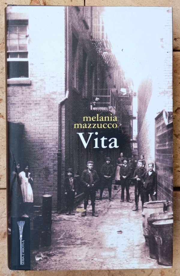 Melania Mazzucco • Vita