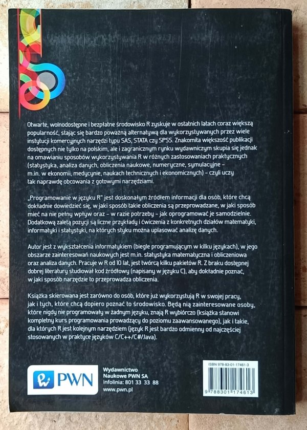 Marek Gągolewski Programowanie w języku R. Analiza danych, obliczenia, symulacje - okładka