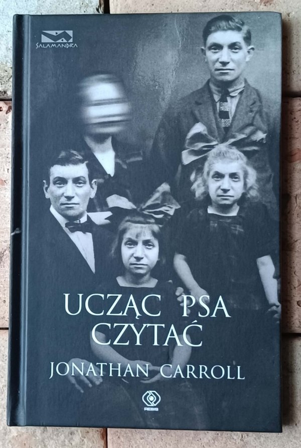 Jonathan Carroll Ucząc psa czytać  – okładka