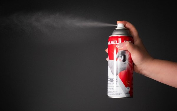 Klej szybkoschnący do tejpów w sprayu Muller Tuffner® Pre-Tape400 ml