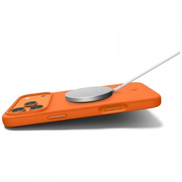 Etui Spigen Silicone Fit MAG MagSafe do  iPhone 17 Pro pomarańczowy