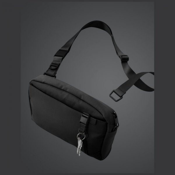 Torba UNIQ Arden Sling 2L czarny
