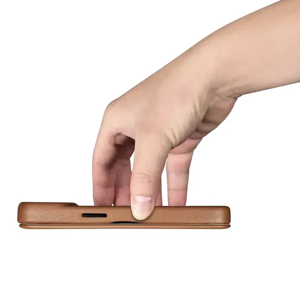 DUPLIKAT: iCarer CE Premium Leather Folio Case skórzane etui iPhone 14 z klapką magnetyczne MagSafe brązowy (WMI14220713-BN)