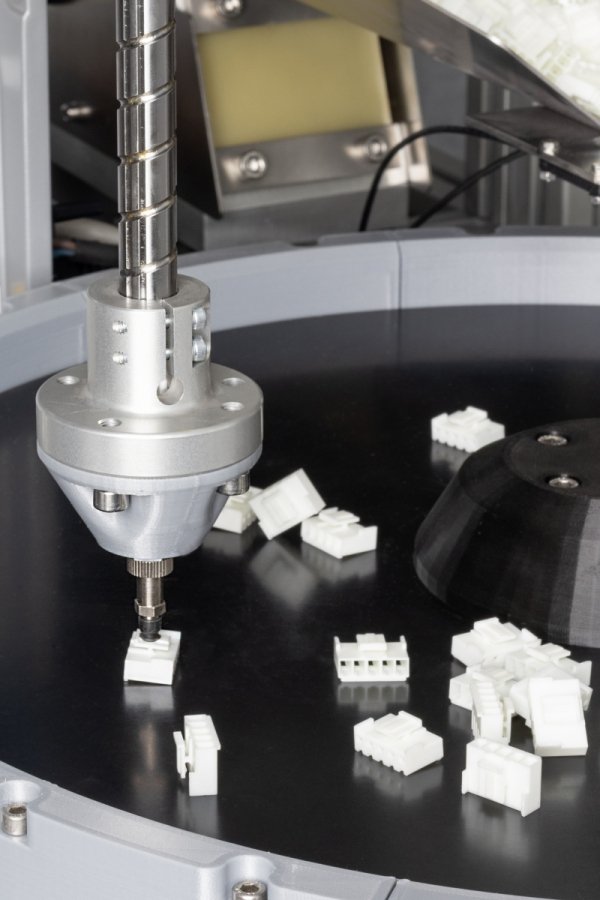 ROBOTIC CODING MACHINE FOR ELECTRIC CONNECTORS