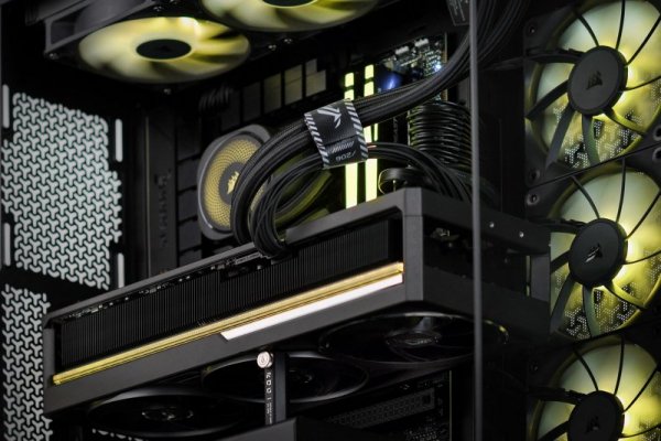 Komputer gamingowy Actina iCUE 9800X3D 32GB 2TB RTX5070Ti 850W no OS