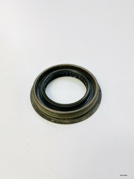 Rear Axle Pinion Seal for Jeep Wrangler YJ & TJ 1987-2006 DANA 35 DDP/TJ/006A