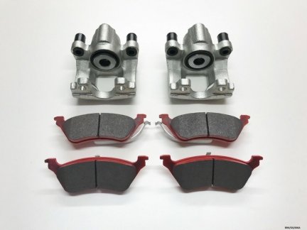 2 x Rear Caliper & Brake Pads for Chrysler Voyager GS & RG 1996-2007 BRK/GS/006A