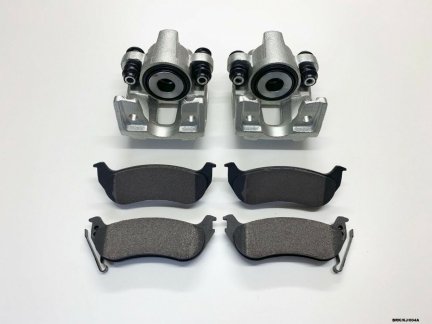 2 x Rear Brake Caliper & brake Pads for Jeep Cherokee KJ 2002-2007 BRK/KJ/004A