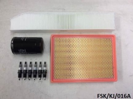 Small IRIDIUM Service KIT for Jeep Cherokee Liberty KJ 3.7 2002-2007 FSK/KJ/016A