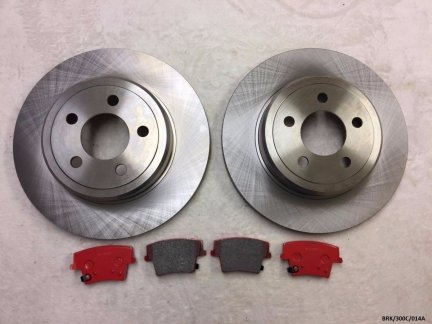 2x Rear Brake Disc & brake Pads for Chrysler 300C 2005-2016 VENTED BRK/300C/014A