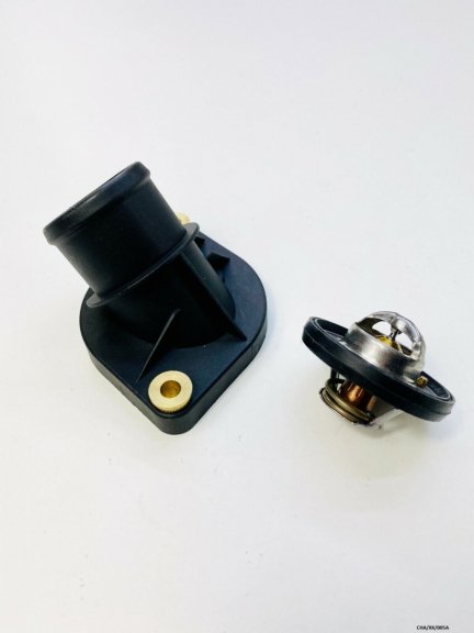 Housing & Thermostat for Jeep Commander XK 3.7L & 4.7L 2006-2010 CHA/XK/005A