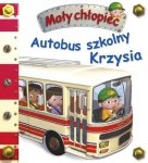 Autobus szkolny Krzysia Mały chłopiec