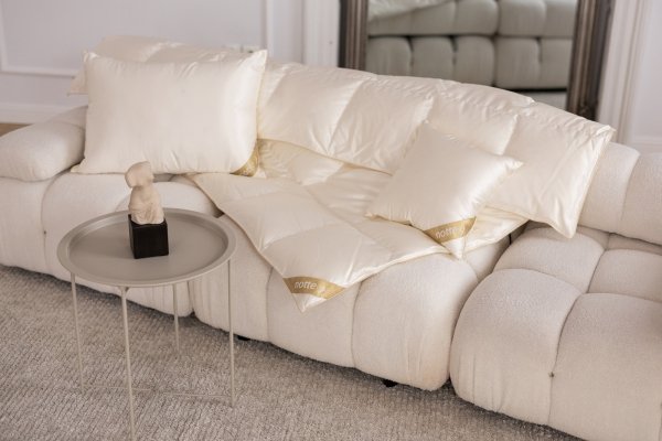 Zestaw kołdra puchowa z jedwabiem Dolce całoroczna 160x200+2poduszki