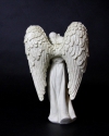 Anioł Świecznik - figurka anioła niosącego świecę