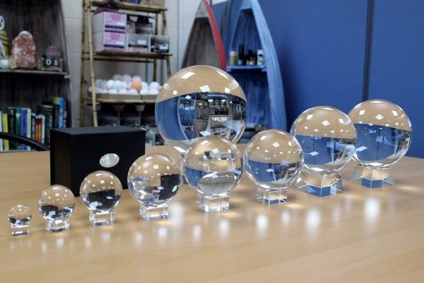 szklana kula - szklane kule w różnych rozmiarach
