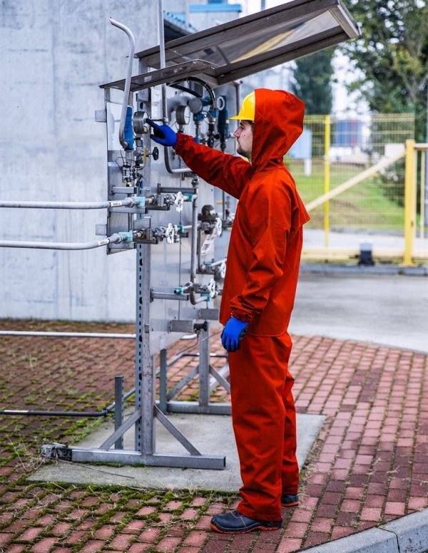 WATERPROOF ANTISTATIC CLOTHING 101/001/A