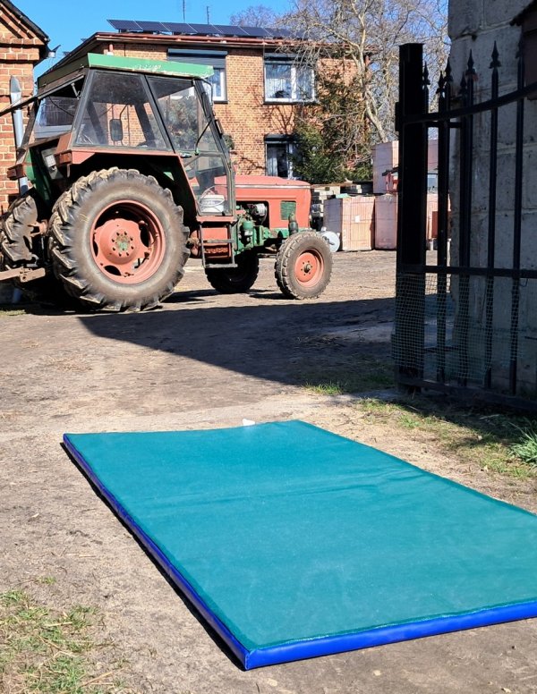 Mata dezynfekcyjna z zamkiem (45x45x4 cm)