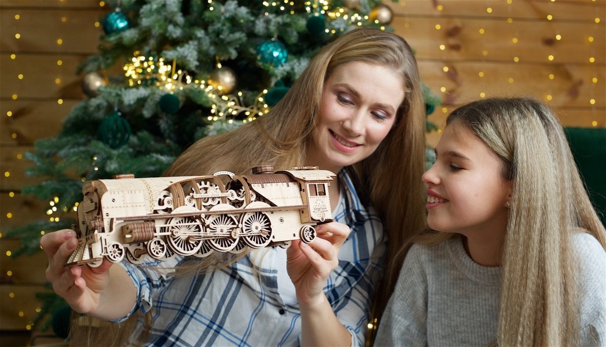 Puzzle 3D Drewniane Lokomotywa z Węglarką uGEARS
