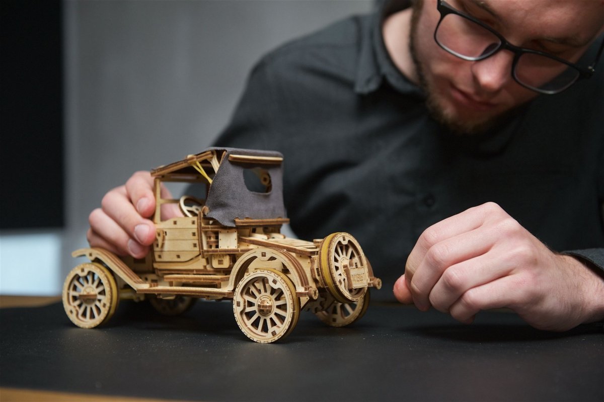 Puzzle 3D Drewniane Samochód Retro UGR-T uGEARS