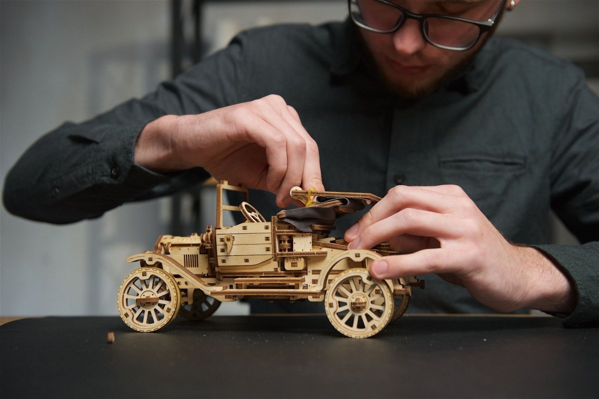 Puzzle 3D Drewniane Samochód Retro UGR-T uGEARS