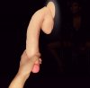Legendary King Sized Dildo na ścianie
