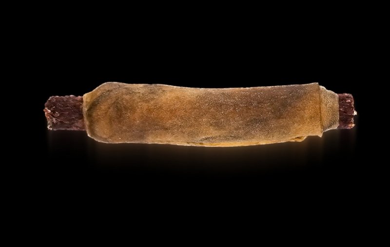 Hot Dog do żucia dla psa - królik z granatem w skórze jelenia 2 szt. Syta Micha