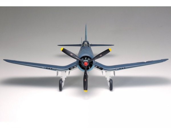 Tamiya 60325 1/32 F4U-1A Corsair