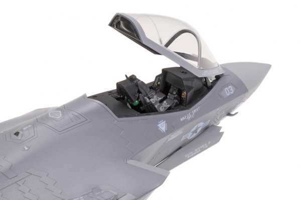 Tamiya 60794 1/72 Lockheed Martin F-35C Lightning II