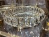 Piękna dekoracyjna misa z kryształami do wytwornego wnętrza okrągła i złota
