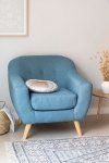 Wygodny fotel Sydney do salonu z drewna kauczukowego, lnu i poliestru niebieski