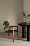 Komfortowe krzesło z drewna akacjowego z czarnym sznurowanym oparciem i siedziskiem zestaw 2 sztuki
