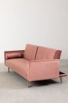 3-osobowa sofa do salonu rozkładana z funkcją spania z aksamitu kolor peonii na metalowych nóżkach