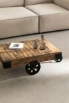 Industrialny stolik kawowy Carro do salonu vintage na kółkach