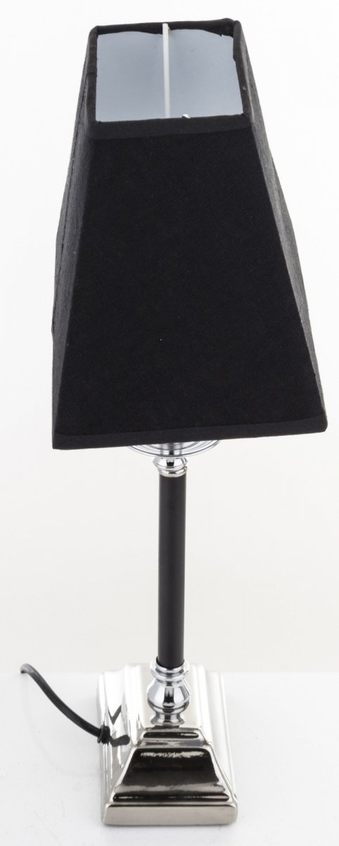Klasyczna i elegancka srebrna lampa z czarnym abażurem