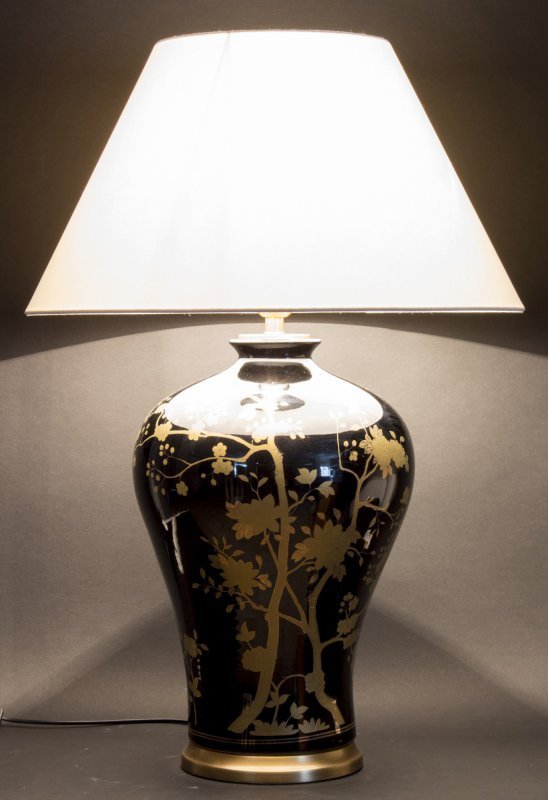 Lampa bardzo wysoka czarno złota z kloszem białym ceramika płótno