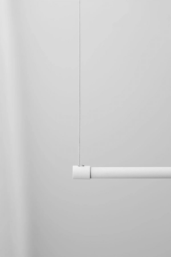 liniowa lampa SKLUM sufitowa LED Bergene 122 cm – biała, minimalistyczna, z regulowanym zawieszeniem – Bellissima Casa
