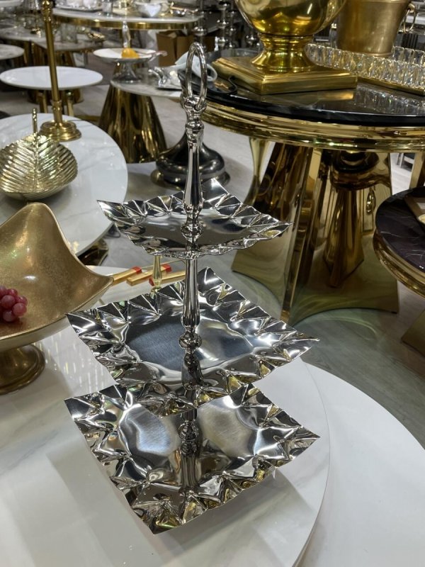 Elegancka metalowa patera 3-piętrowa na ciasto z uchwytem - kolor srebrny