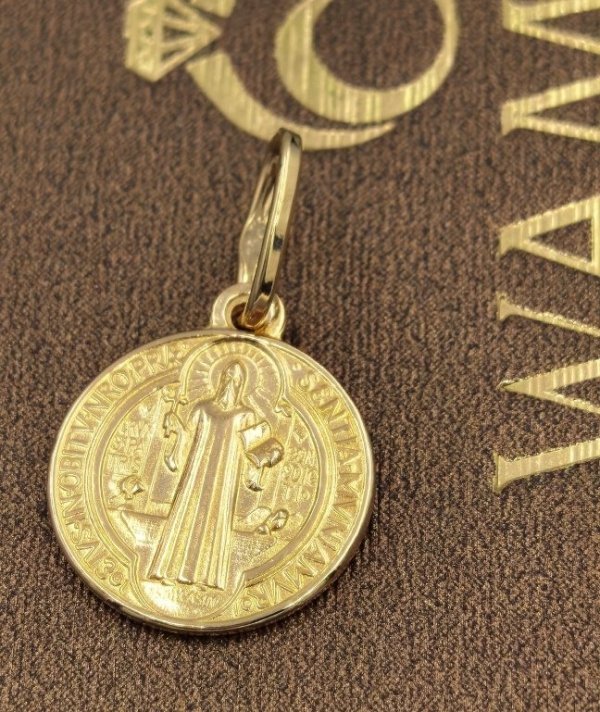 Medalion krzyż Benedykt złoto 585 
